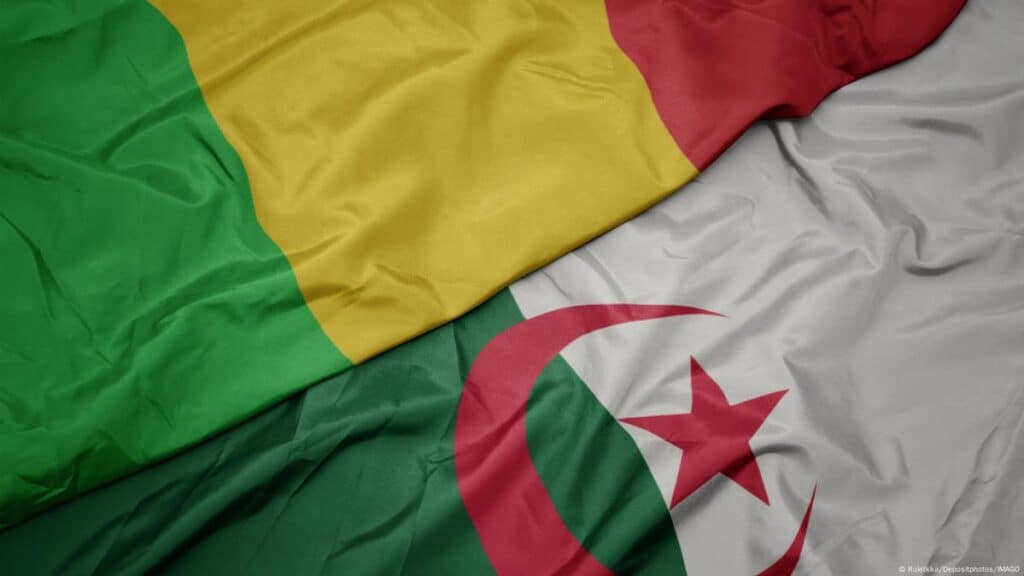 الجزائر تغلق مجالها الجوي أمام مالي وتتهمها بانتهاكات أمنية
