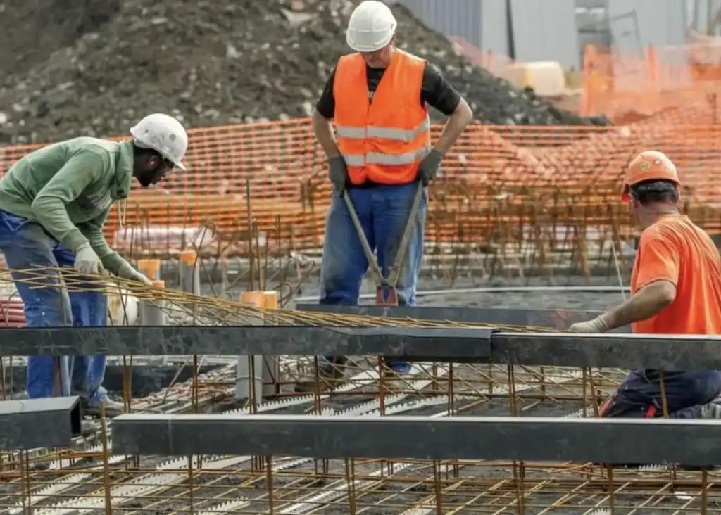 المغرب يخلق 282,000 وظيفة في 2025 وينخفض معدل البطالة إلى 13.3%