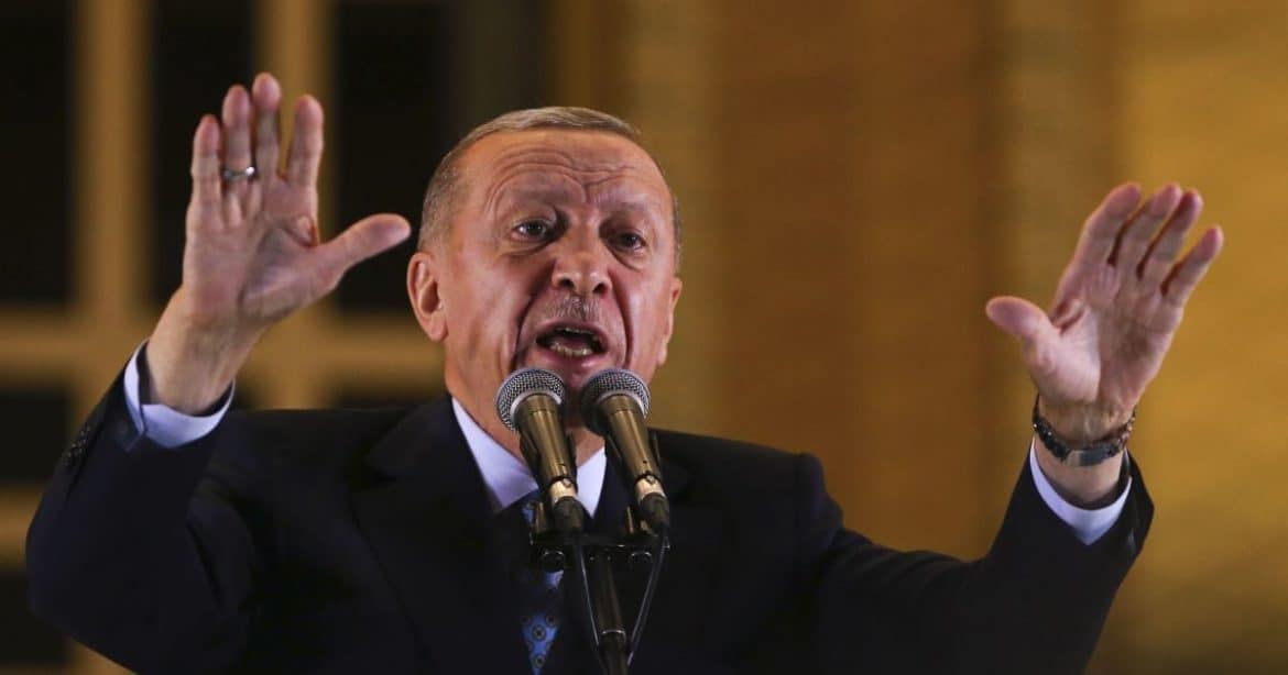 أردوغان يدعو ترامب وبوتين للقاء في إسطنبول