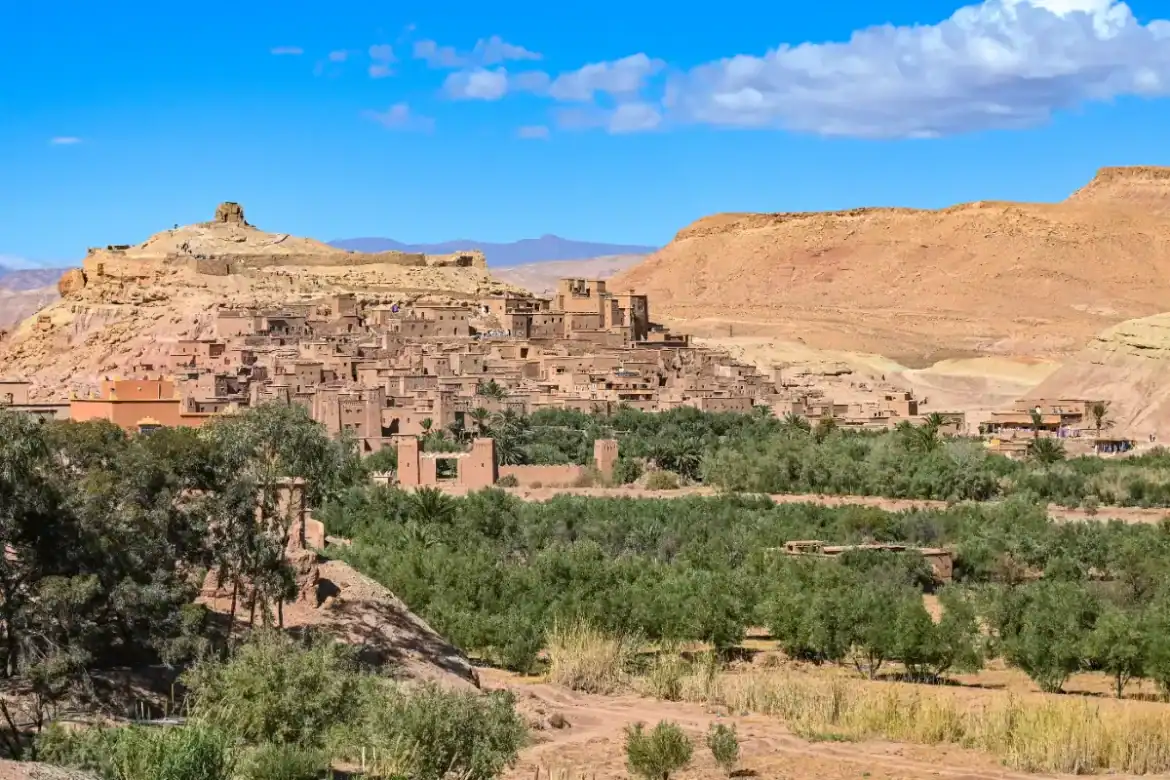 طقس المغرب اليوم: أجواء حارة وزخات رعدية في مناطق عدة