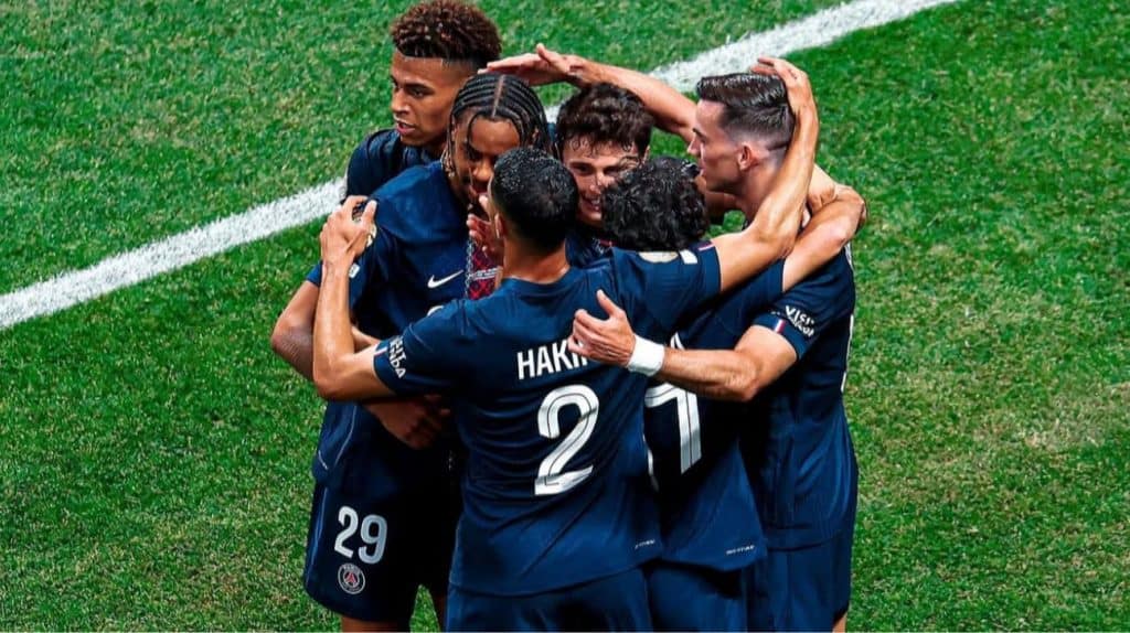 باريس سان جيرمان يقلب الطاولة على توتنهام ويتوج بكأس السوبر الأوروبي