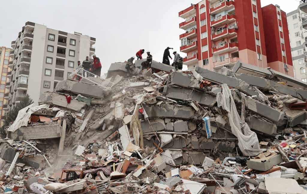 زلزال غرب تركيا: قتيل و29 مصابًا في سندرجي