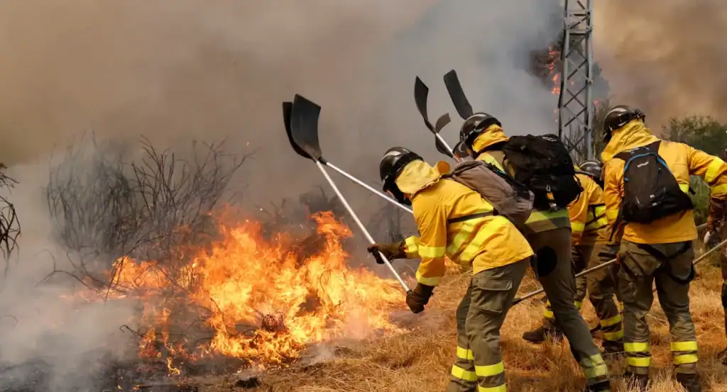 إسبانيا تواجه حرائق غابات مدمرة تحصد أرواحاً واسعة