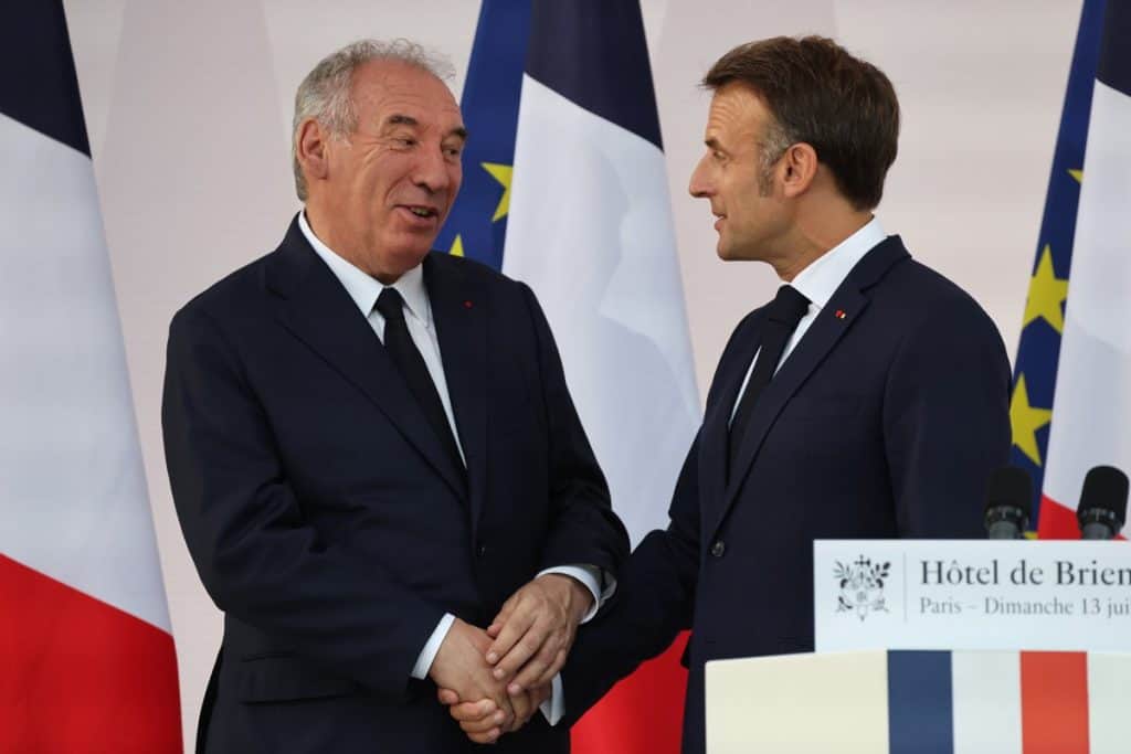 استقالة رئيس وزراء فرنسا فرانسوا بايرو بعد فقدان الثقة