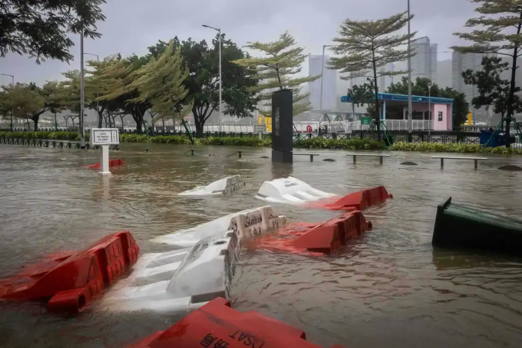 إعصار راغاسا يضرب الصين: إجلاء 1.9 مليون و20 قتيلاً في تايوان والفلبين