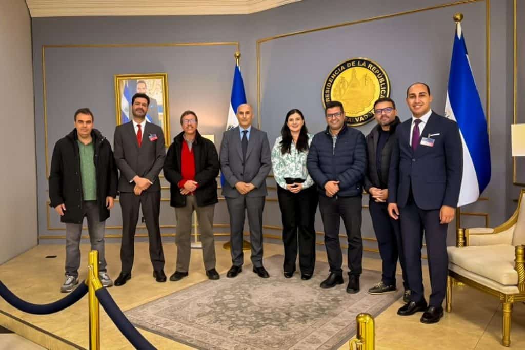 فريق مغربي يزرع أذنًا اصطناعيّة لـ23 طفلًا في السلفادور