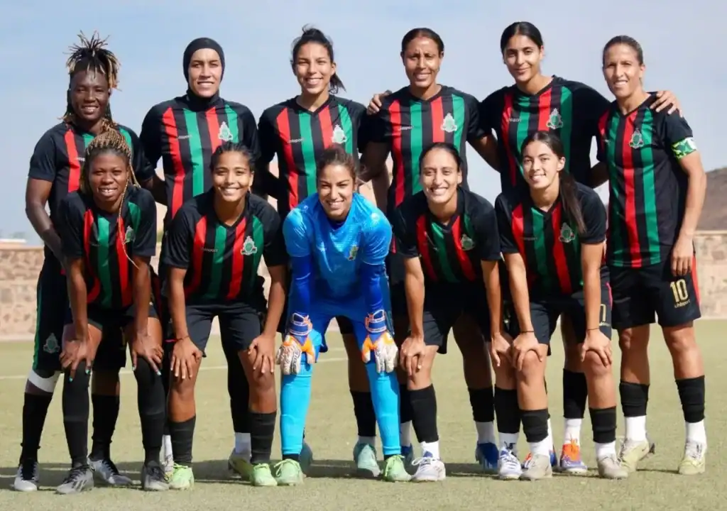 يواجه الجيش الملكي يوسفاس باماكو المالي ، لحساب الجولة الثانية من منافسات دور الأبطال الإفريقية التي تحتضنها مصر خلال الفترة الممتدة من 8 إلى 23 نونبر المقبل. وكان فريق الجيش الملكي قد حقق نتيجة التعادل في المباراة الأولى أمام نادي مسار المصري.
وستجرى مباراة الجيش الملكي ويوسفاس باماكو المالي بداية من الساعة السادسة مساء ، وفي المباراة الثالثة والأخيرة يواجه الجيش الملكي نادي أغوستو من غينيا الإستوائية .
‎وكانت قرعة دوري أبطال إفريقيا قد وضعت الجيش الملكي في المجموعة الأولى إلى جانب كل من نادي مسار المصري، وأغوستو من غينيا الاستوائية، ويوسفاس باماكو المالي..