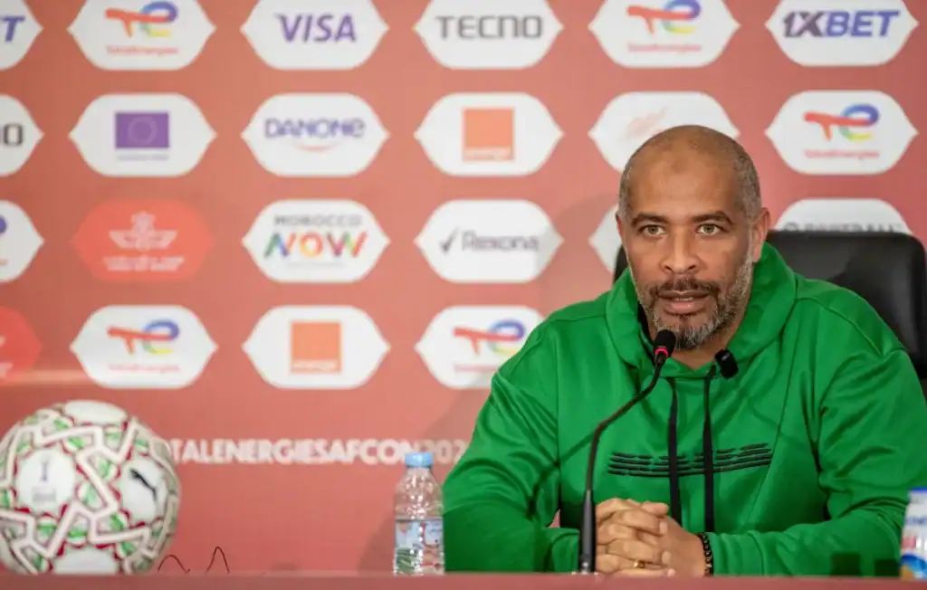 مدرب نيجيريا يعترف بتفوق المغرب