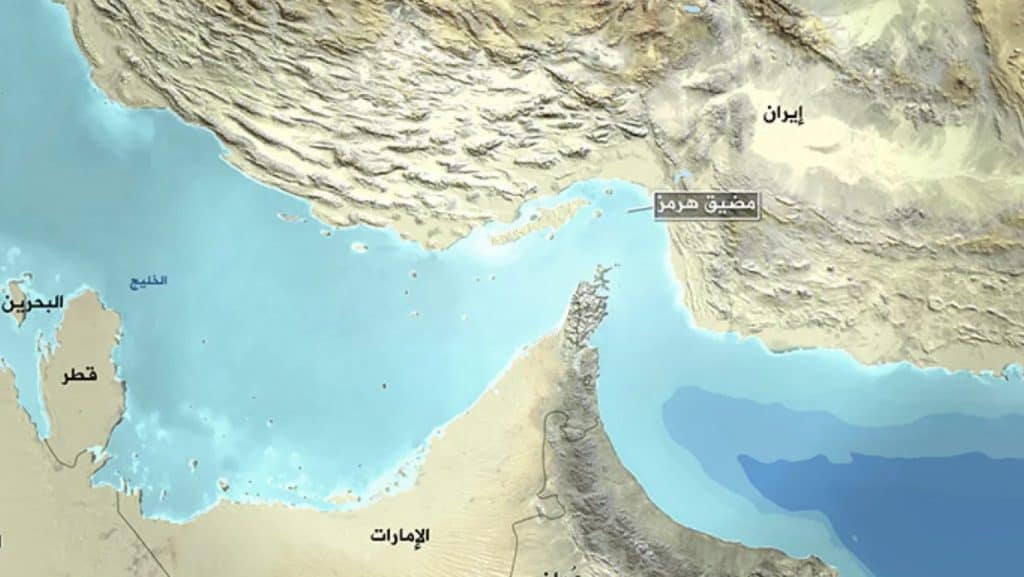 إيران تهدد بإغلاق مضيق هرمز